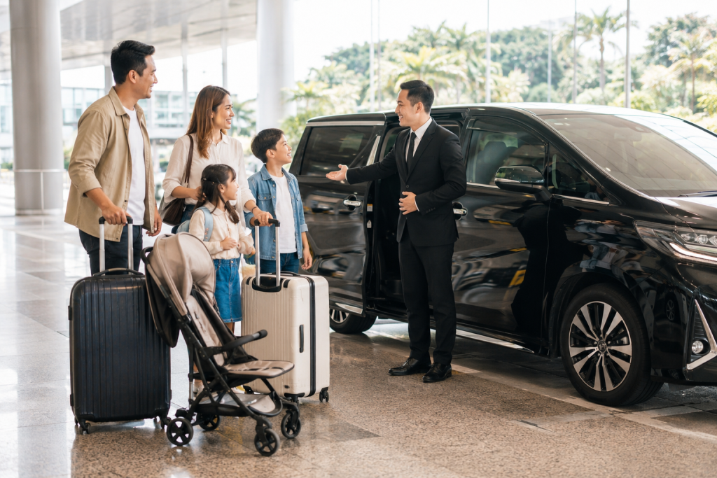 Keluarga Indonesia menggunakan jasa airport transfer yang aman di Bandara Changi Singapore