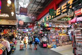 Belanja di Bugis street Singapore 