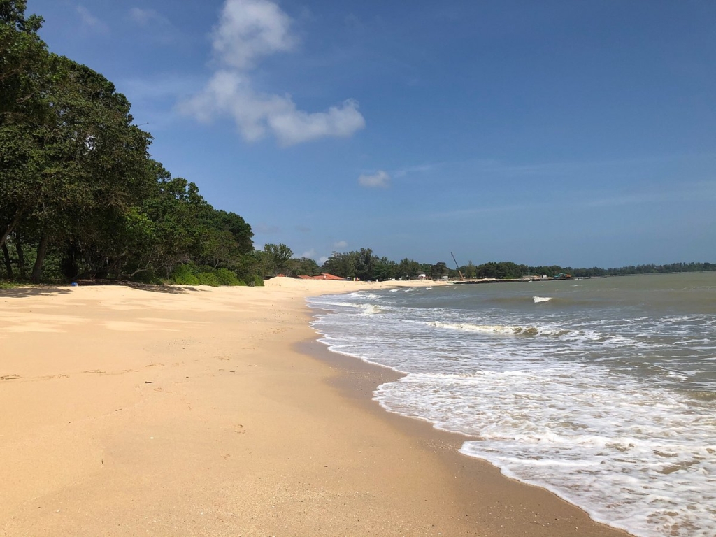 Desaru Beach – pantai bersih & tenang