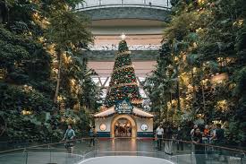 Pohon Christmas Changi Airport