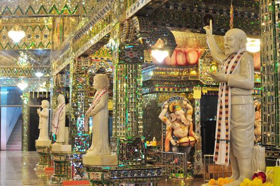 Kuil Kaca Arulmigu Sri Rajakaliamman kuil kaca