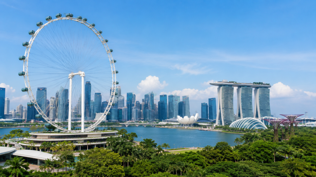 Panorama Singapore Flyer dengan Marina Bay Sands dan kawasan Marina Bay