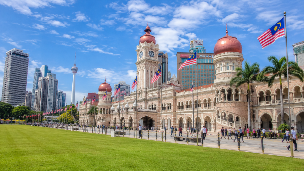 Suasana Dataran Merdeka Kuala Lumpur saat bulan Agustus