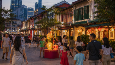 Keluarga Indonesia menikmati Mid-Autumn Festival Singapore
